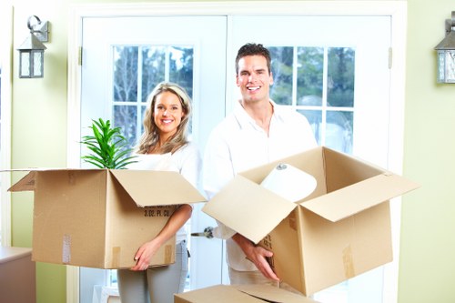 Medium-sized truck suitable for furniture relocation